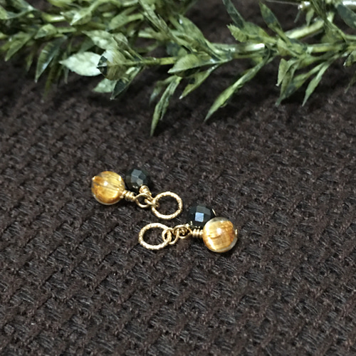 本物の天然石、金線入りルチルクォーツのネックレスと