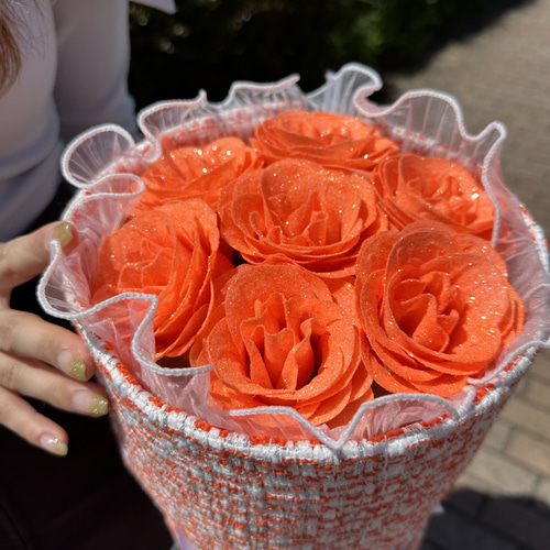 オレンジ色グリッターローズを使用 話題のワンホンブーケ発祥の