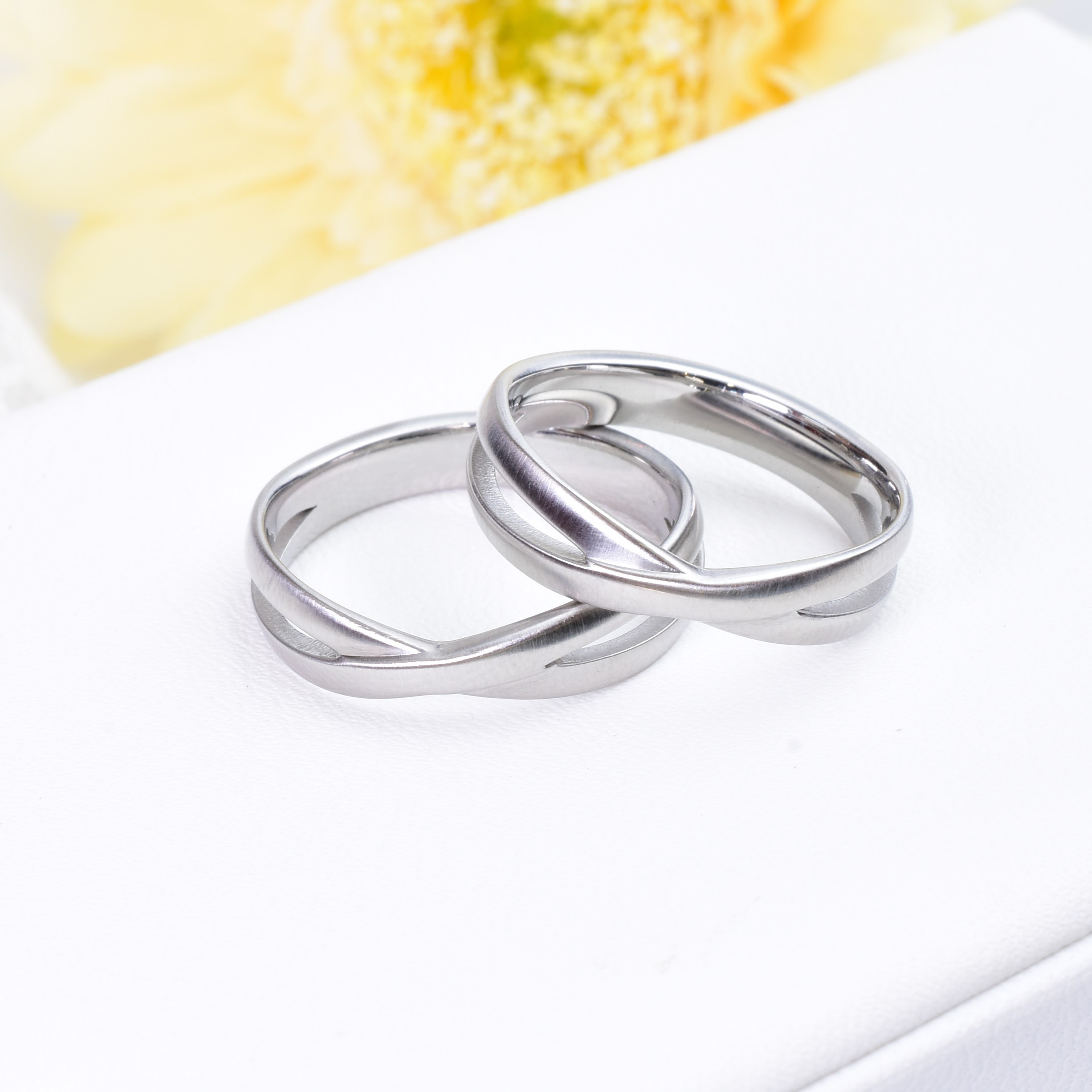 ー永遠の絆ーインフィニティデザインのサージカルステンレスペアリング ブライダル　ウエディング 記念日