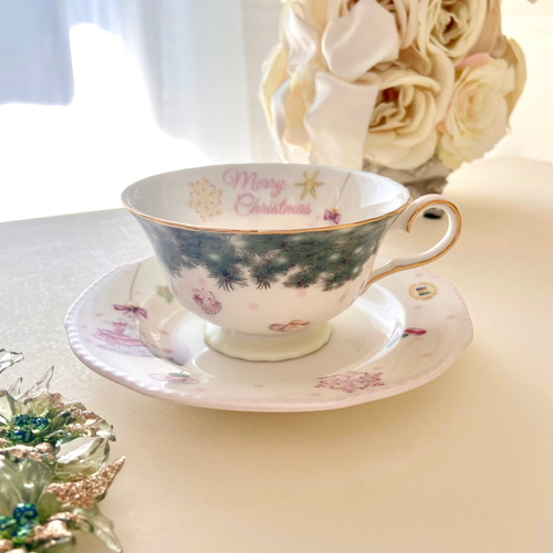 Sweetsとオーナメントが輝く♡クリスマスカップアンドソーサー