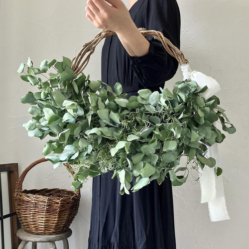 ドライになる〉ユーカリのリース / 大きいリース ドライフラワーリース