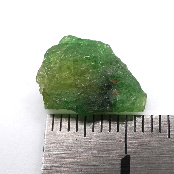 グリーンガーネット（グロッシュラーガーネット） 原石 約9.8×12.8 mm　5.62ct 3枚目の画像