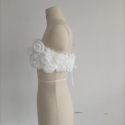 美容產品！灰白色重彩派對禮服花卉圖案繫帶新娘拳頭儀式 第3張的照片
