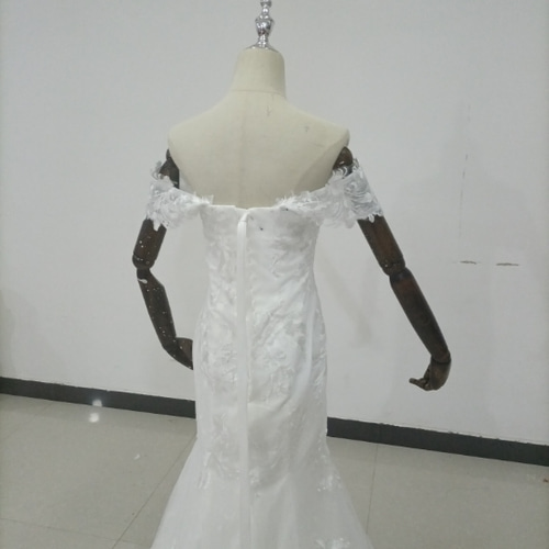 高品質！オフショル ウエディングドレス オフホワイト 3D立体レース  