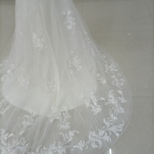 高品質！オフショル ウエディングドレス オフホワイト 3D立体レース  