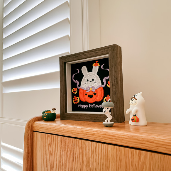【Halloween】達摩南瓜兔 刺繡畫|實木框|附包裝 第3張的照片