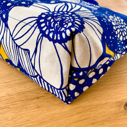 中が見やすい☆ミニトートにもなる布製バッグインバッグ　北欧風大きな花柄　［ブルー］ 10枚目の画像