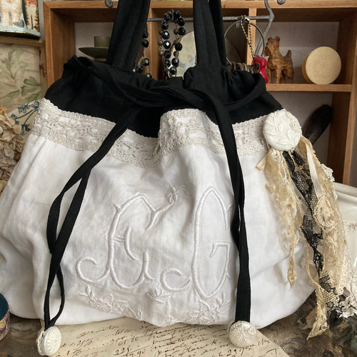仏アンティークリネン&手刺繍モノグラム大のドローストリングぷっくり 