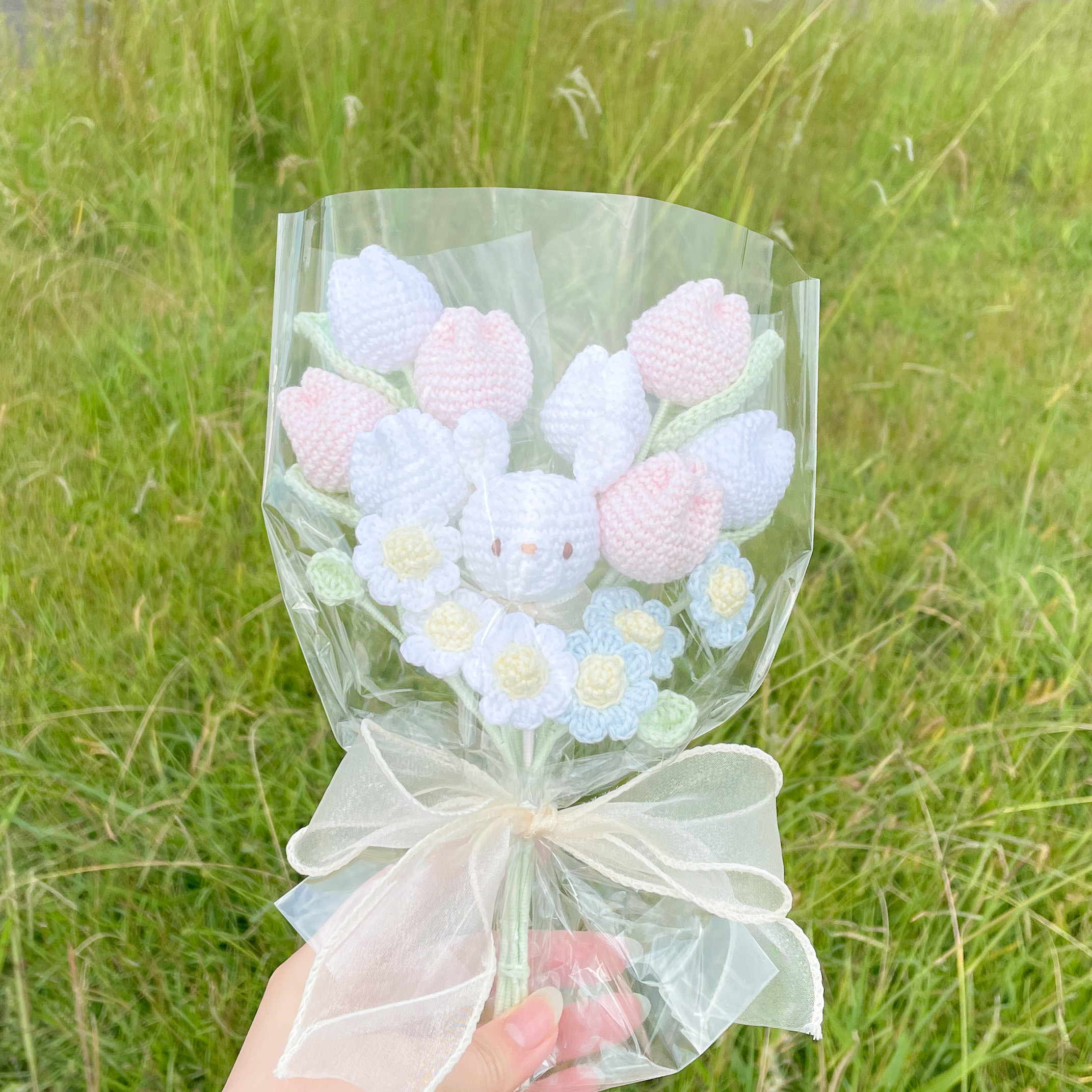 チューリップとうさぎさんのハート型編み物ブーケ