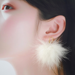 【1223】ふわふわフェイクファーのピアス／イヤリング 1223】ふわふわフェイクファーのピアス／イヤリング 1223 ふわふわ