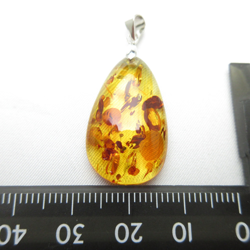 〔日本国内鑑別書付き〕大粒 天然琥珀 コパル K18 ペンダントトップ 日本国内鑑別書付き〕大粒 天然琥珀 コパル K18 ペンダントトップ