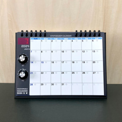 [2024年曆] Synth Calendar SKM-12 每月變化的設計 桌面/磁鐵 第8張的照片