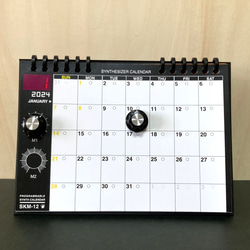 [2024年曆] Synth Calendar SKM-12 每月變化的設計 桌面/磁鐵 第2張的照片