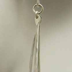 華奢な線ピアス　シルバー【silver】両耳用2つセット　シンプルピアス　耳飾り　プレゼント　可愛い　シルバーカラー　 5枚目の画像