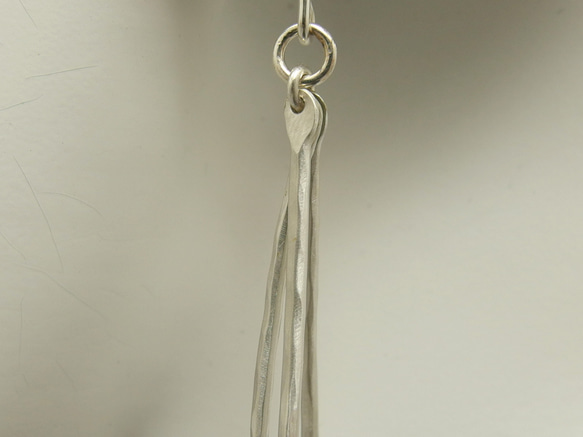 華奢な線ピアス　シルバー【silver】両耳用2つセット　シンプルピアス　耳飾り　プレゼント　可愛い　シルバーカラー　 5枚目の画像