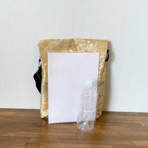 和柄 フラップ ショルダーバッグ 【 帯リメイク 】 ゴールド * 花柄 ショルダーバッグ 絹春 通販｜Creema(クリーマ) 16655051