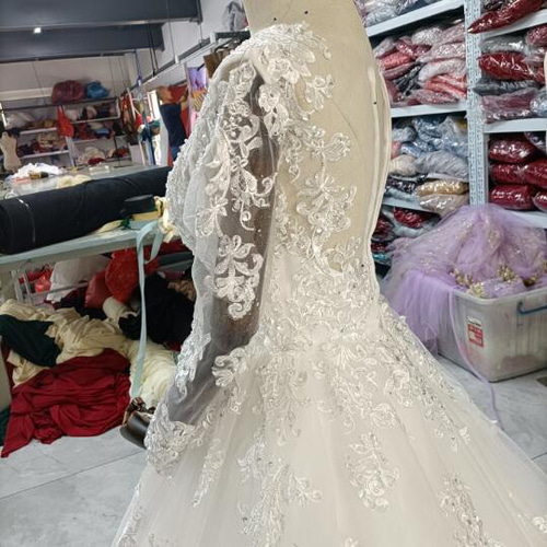 ウェディングドレス 5号 NEWHITE （ニューホワイト）トランクショーについて②