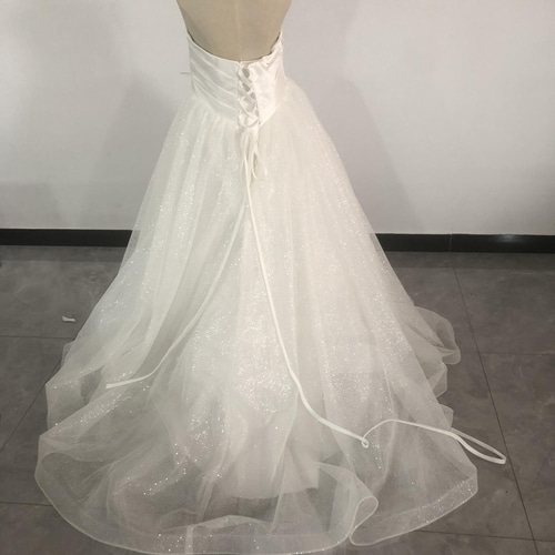 上品！キラキラチュール ベアトップ 編み上げ ウエディングドレス  