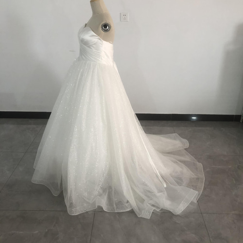 上品！キラキラチュール ベアトップ 編み上げ ウエディングドレス  