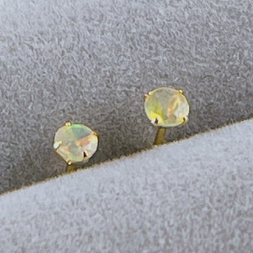 K18刻印入り エチオピアンオパールピアス ピアス（スタッド・一粒  