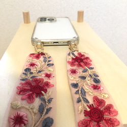 インド刺繍　スマホショルダー　インド刺繍リボン 3枚目の画像