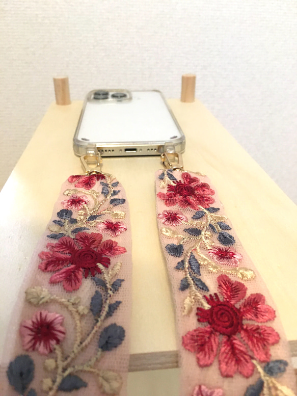 インド刺繍　スマホショルダー　インド刺繍リボン 3枚目の画像