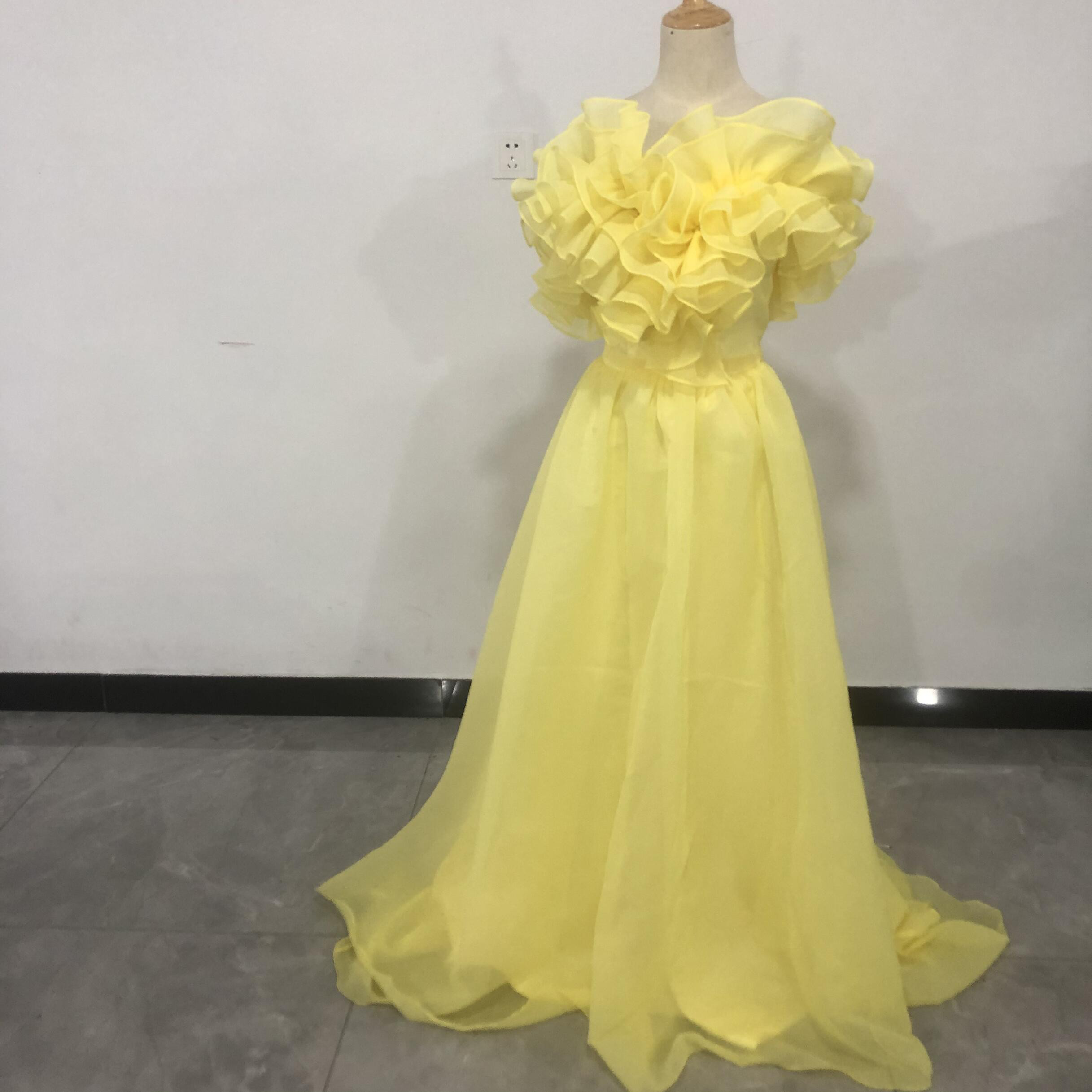 高品質！ソフトチュール イエロー カラードレス  ベアトップ ビスチェ 結婚式/披露宴