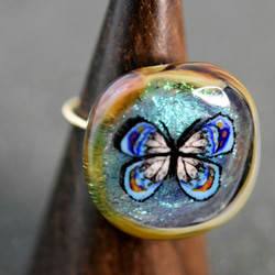蝶　ガラス工芸家の創作した一点物のガラスの指輪。ｙ1990-452　ガラスリング、ハンドメイド 5枚目の画像