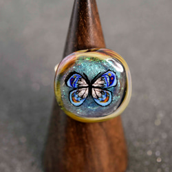 蝶　ガラス工芸家の創作した一点物のガラスの指輪。ｙ1990-452　ガラスリング、ハンドメイド 4枚目の画像