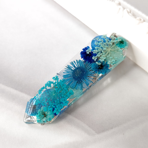 青と水色のドライフラワー達のレジンのヘアクリップ ヘアクリップ