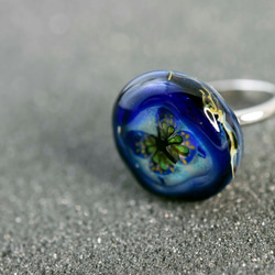 蝶　ガラス工芸家の創作した一点物のガラスの指輪。ｙ1986-452　ガラスリング、ハンドメイド 3枚目の画像