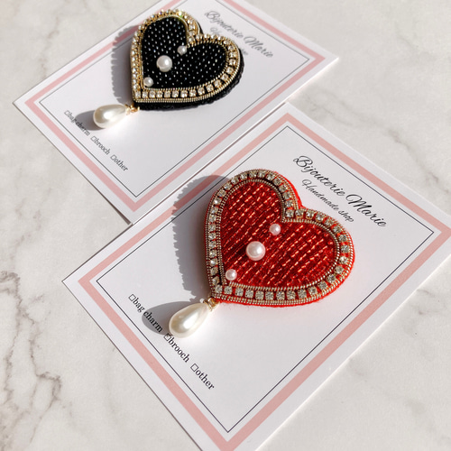 ビーズ刺繍 ✳︎大人ハートx揺れる雫パールのブローチ(レッド