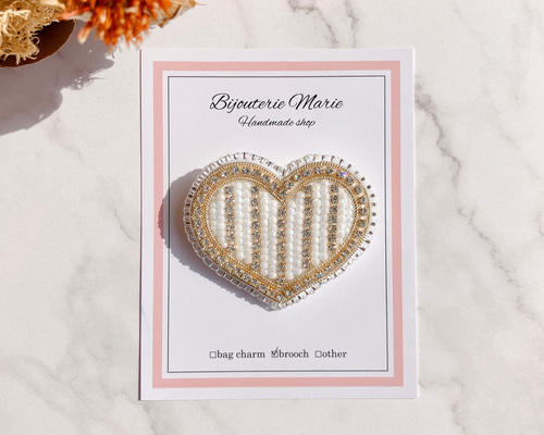 rui様コメント制♡ハンドメイド♡ファークリップ レジン ビーズ刺繍① 8de290468090b3a8b58b0201490e19