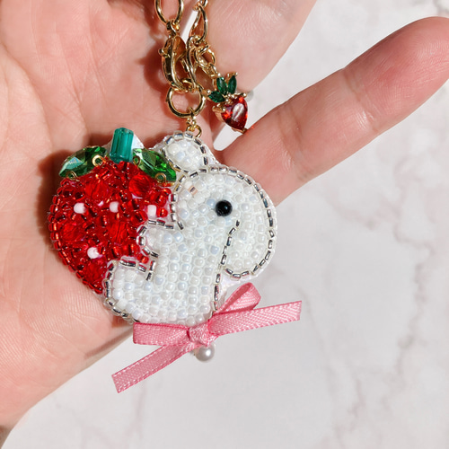 ビーズキーホルダー ハンドメイド うさぎ ピンク リボン ハート 苺