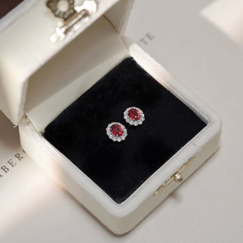 ルビーピアスリングペンダントトップ3点セット ピアス（スタッド・一粒