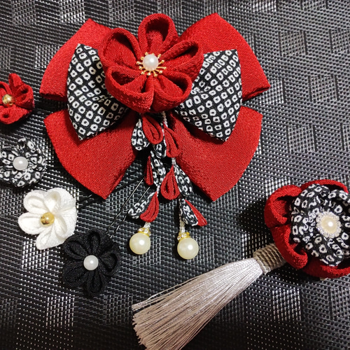 髪飾り 髪飾りえんじ 髪飾り黒 リボンえんじ リボン黒 成人式髪飾り  