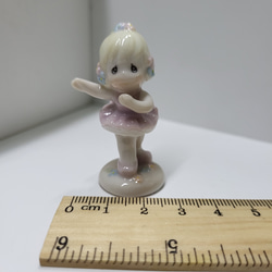 * Vintage Precious Moments Miniature Figurines 第1張的照片