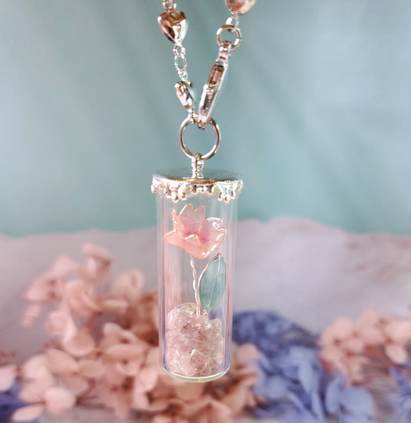 溫室的呵護系列～櫻花水晶花玻璃瓶掛鏈吊飾 第2張的照片