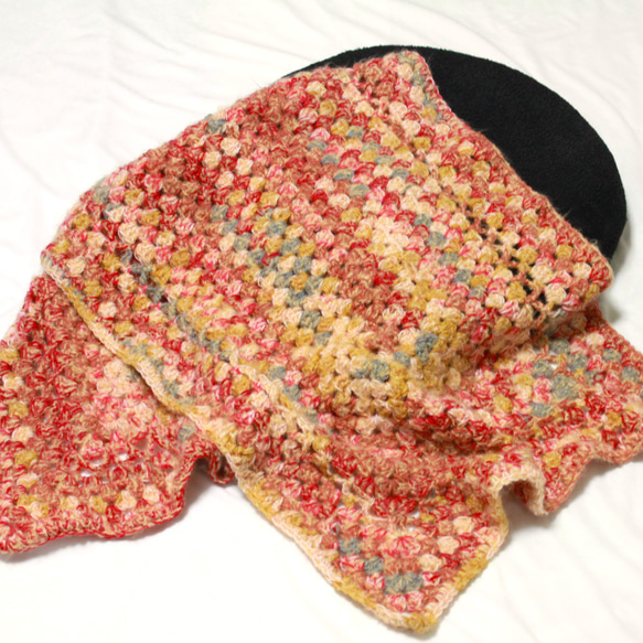 カラフルなレッドミックス×マスタードカラー 横長タイプ大判ひざ掛け