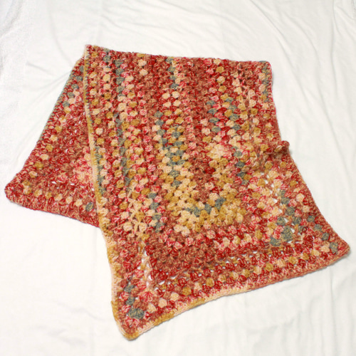 カラフルなレッドミックス×マスタードカラー 横長タイプ大判ひざ掛け