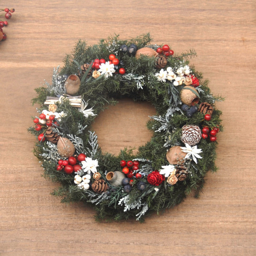 プリザーブドXmasリース✴︎直径約23cm~プリザーブドフラワー~森の