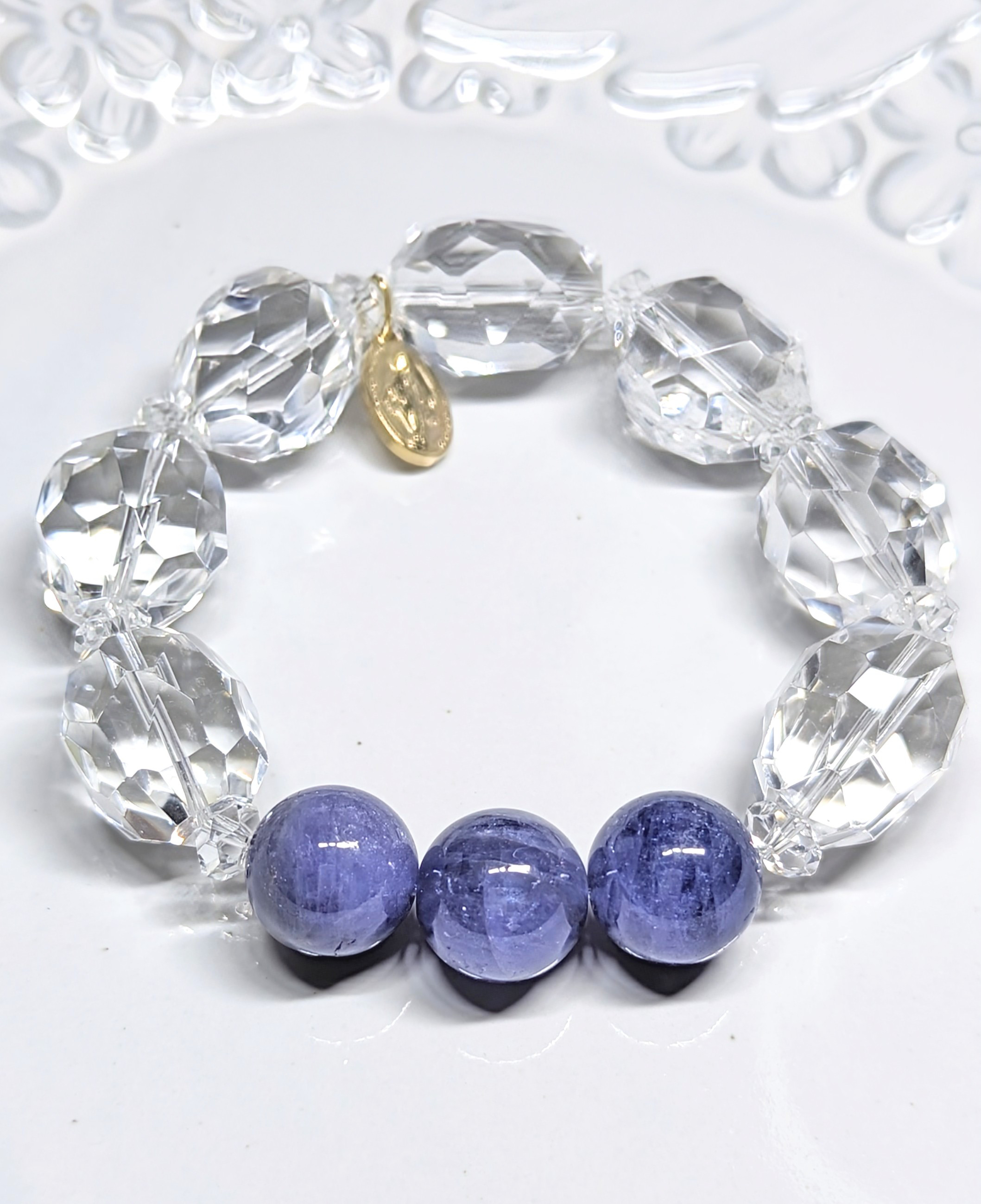 ✨タンザナイト&クリアクォーツのブレスレット（聖品メダイ付き）✨〜人生をより良い方向に導くクリスタル〜