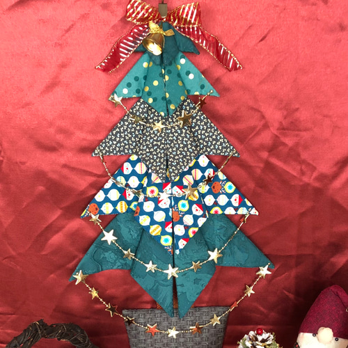 プリント布で作った立体クリスマスツリー 立体・オブジェ plus