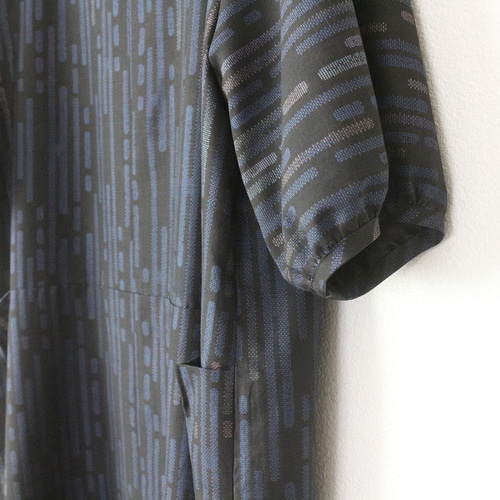 着物リメイク エ霞文泥大島紬タックポケットワンピース