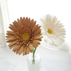 [僅限] ❁ 白色和棕色粘土花非洲菊 2 件套，室內花卉，斯堪的納維亞室內裝飾 ❁ 第4張的照片