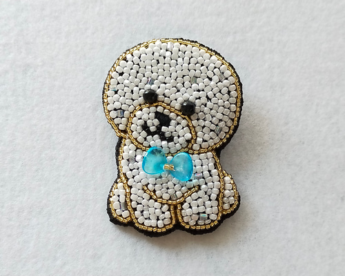 ビーズ　B'zのブローチ ビションフリーゼ ビーズ刺繍ブローチ ブローチ kururu98 通販