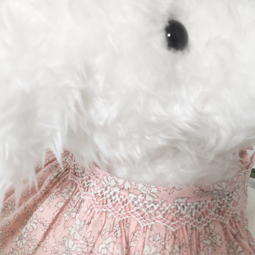 リバティ　ハンドメイド　スモッキングワンピース　刺繍　花柄　ピンク　犬服 犬服 パリスタイル小型犬服 受注制作 ～スモッキング刺繍