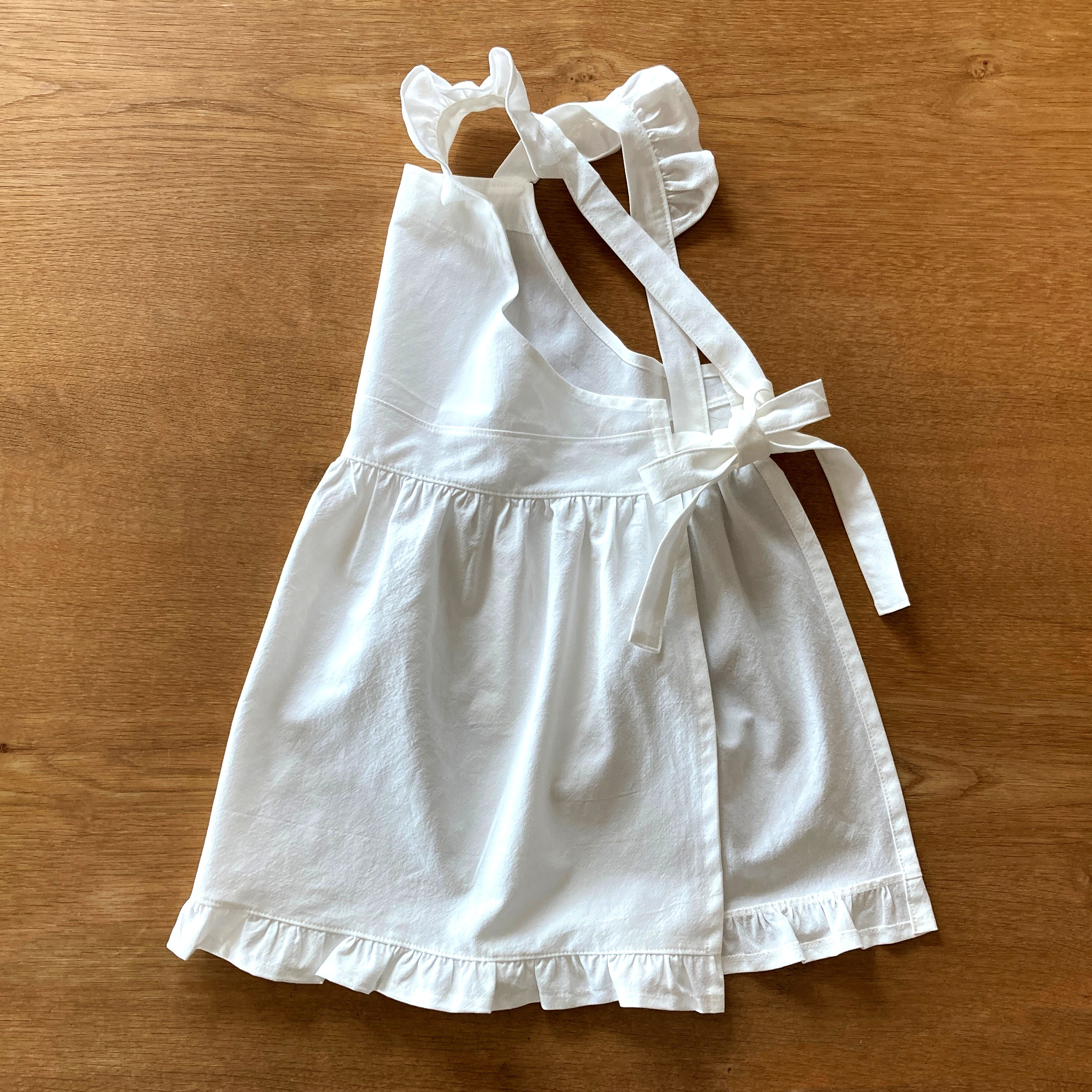 ルノワール 絵画 白いエプロンの少女 F3号 【複製】【美術印刷】【世界