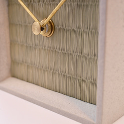 シンプルなアナログ置き時計　畳　い草　コンクリート　 1枚目の画像