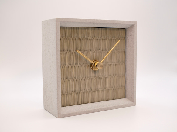 シンプルなアナログ置き時計　畳　い草　コンクリート　 2枚目の画像